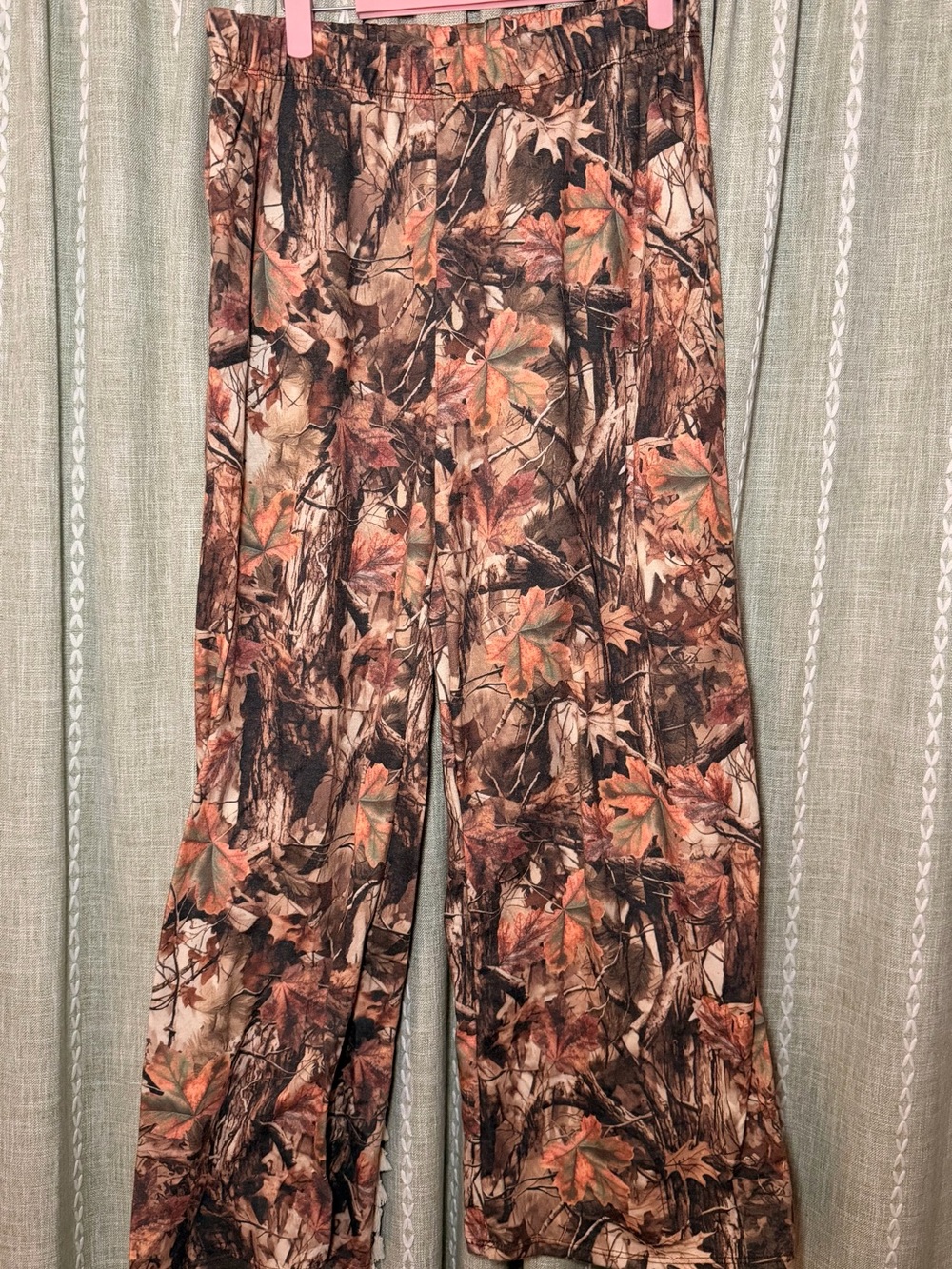 Women’s Brown & Tan Leaf Camo Stretchy Wide-Leg Pants